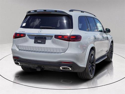 2026 Mercedes-Benz GLS 580 