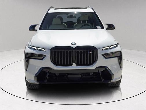 2025 BMW X7 M60i