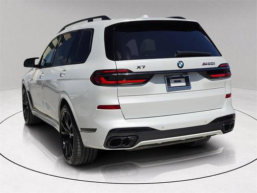 2025 BMW X7 M60i