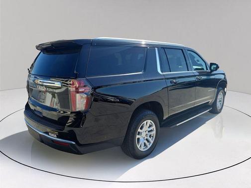 2022 Chevrolet Suburban LS