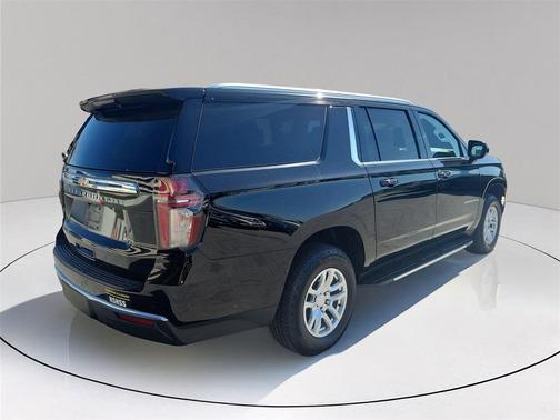 2022 Chevrolet Suburban LS