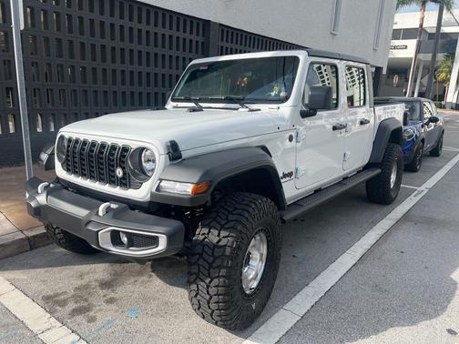 2025 Jeep Gladiator Sport
