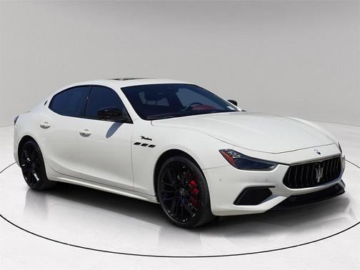 2023 Maserati Ghibli Modena