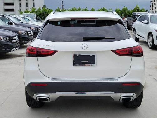 Polar White 2022 Mercedes-Benz GLA 250 Base