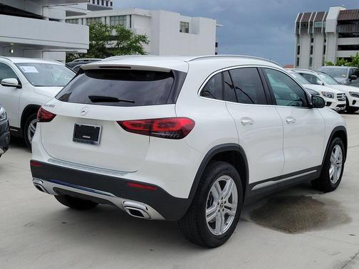 Polar White 2022 Mercedes-Benz GLA 250 Base