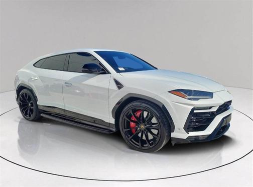 2022 Lamborghini Urus Base
