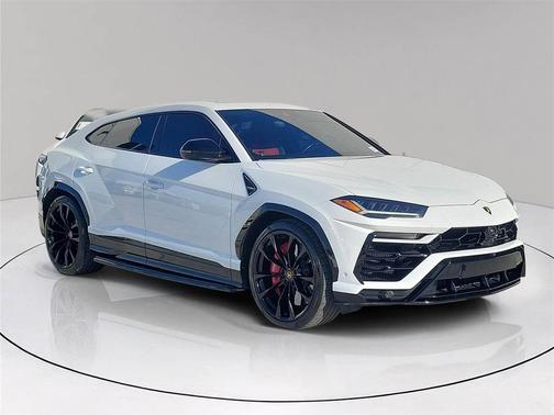 2022 Lamborghini Urus Base