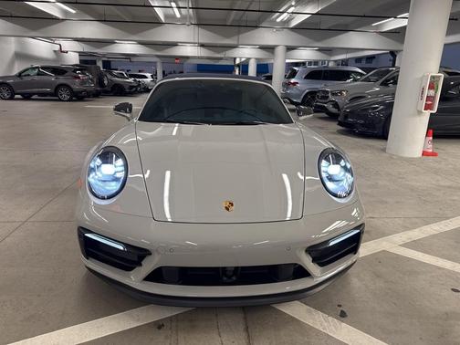 2024 Porsche 911 Carrera GTS