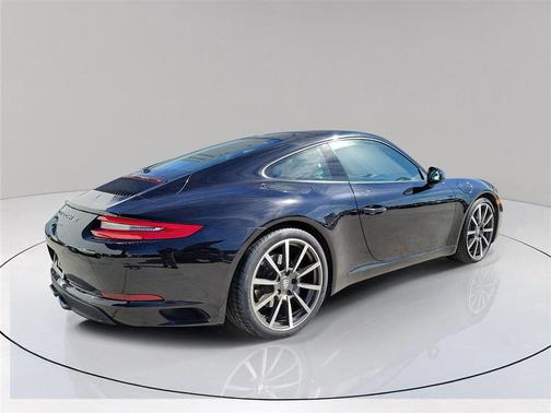2017 Porsche 911 Carrera