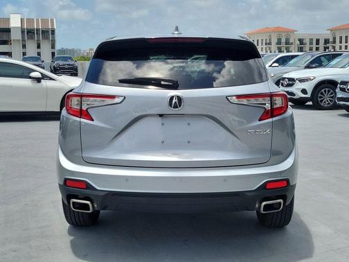 Silver 2023 Acura RDX Technology Package