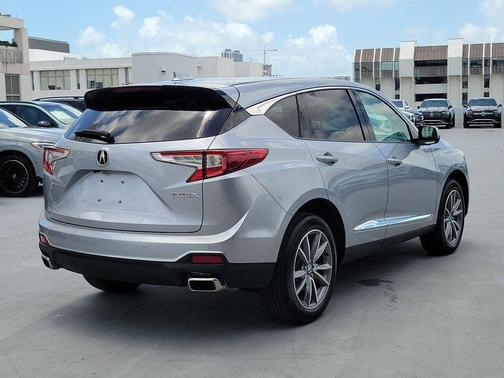 Silver 2023 Acura RDX Technology Package