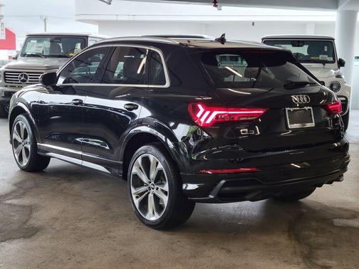 2021 Audi Q3 45 S line Premium