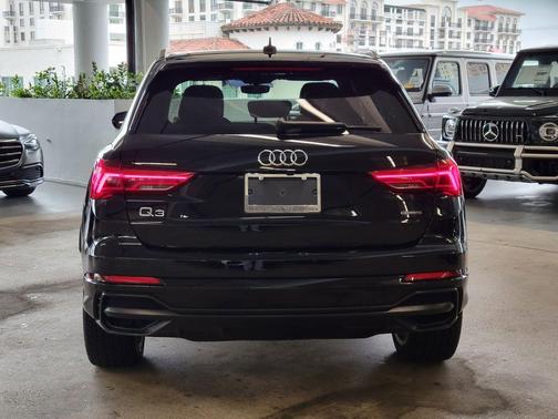 2021 Audi Q3 45 S line Premium
