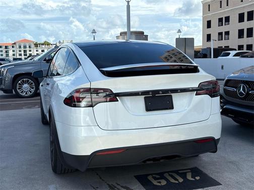 2023 Tesla Model X Base