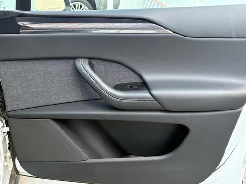 2023 Tesla Model X Base
