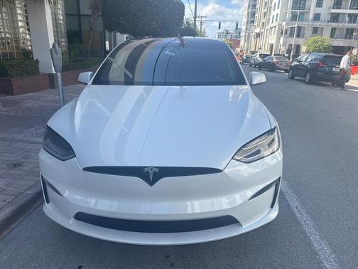 2023 Tesla Model X Base
