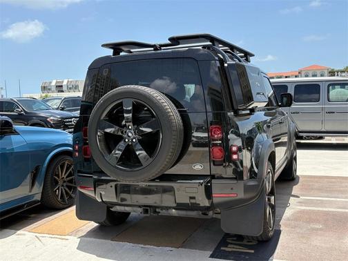 2020 Land Rover Defender 110 SE