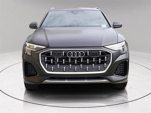 2025 Audi Q8 55 Premium