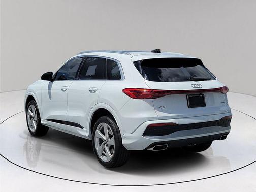 Glacier White Metallic 2025 Audi Q5 2.0T quattro Premium