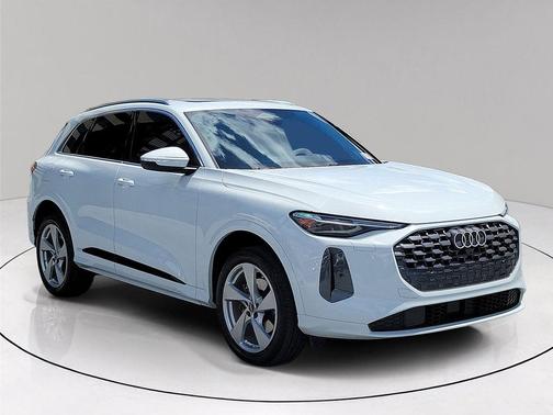 Glacier White Metallic 2025 Audi Q5 2.0T quattro Premium