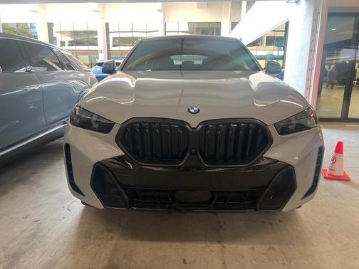 2025 BMW X6 xDrive40i