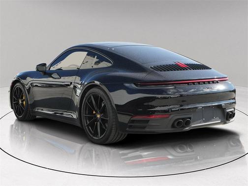 2021 Porsche 911 Carrera