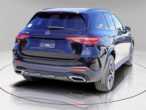 2026 Mercedes-Benz GLC 300 Base
