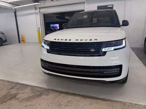 Fuji White 2025 Land Rover Range Rover P400 SE