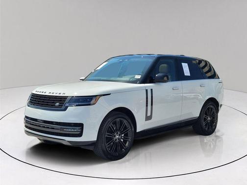 Fuji White 2025 Land Rover Range Rover P400 SE