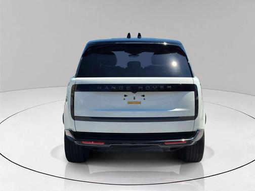 Fuji White 2025 Land Rover Range Rover P400 SE