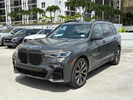 2021 BMW X7 M50i
