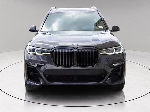 2021 BMW X7 M50i