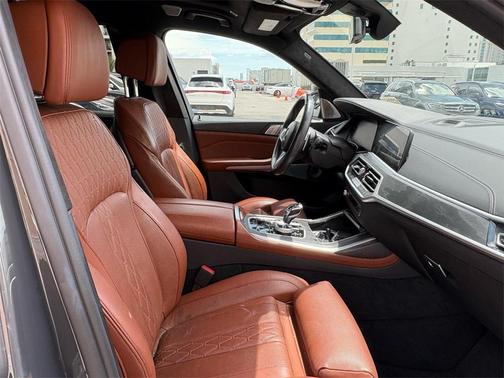 2021 BMW X7 M50i