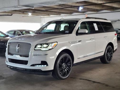 White Metallic 2022 Lincoln Navigator Reserve