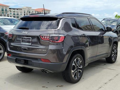 Granite Crystal Clearcoat Metallic 2022 Jeep Compass Limited