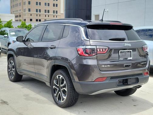 Granite Crystal Clearcoat Metallic 2022 Jeep Compass Limited