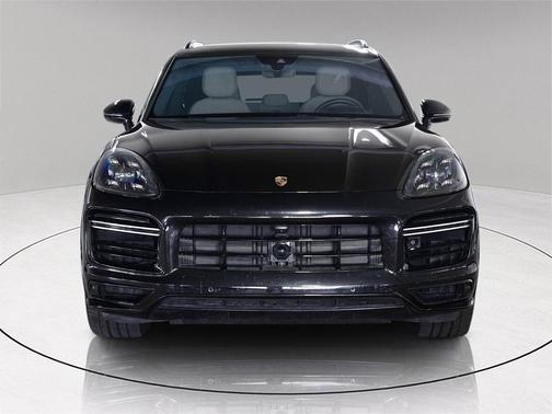 2022 Porsche Cayenne E-Hybrid Turbo S