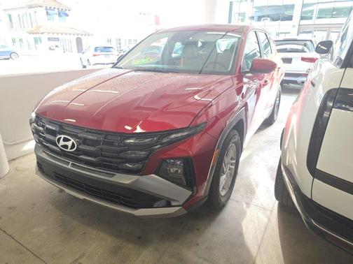 Red 2025 Hyundai TUCSON SE