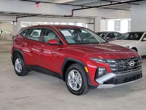 Red 2025 Hyundai TUCSON SE