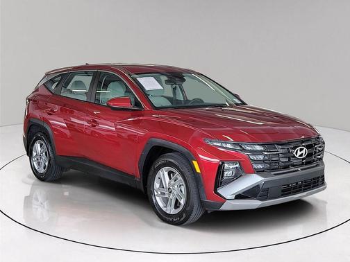 Red 2025 Hyundai TUCSON SE