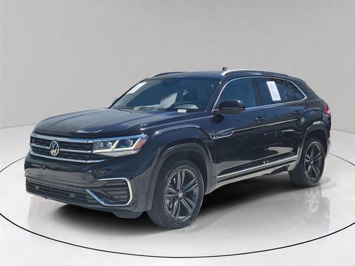 Deep Black Pearl Effect 2022 Volkswagen Atlas Cross Sport 2.0T SEL R-Line