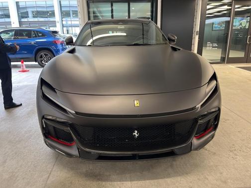 2025 Ferrari Purosangue Base