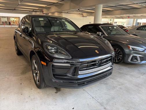 2023 Porsche Macan Base