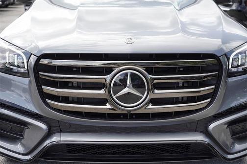 2026 Mercedes-Benz GLS 580 