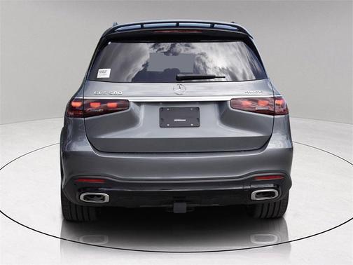 2026 Mercedes-Benz GLS 580 