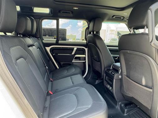2023 Land Rover Defender 110 X-Dynamic SE