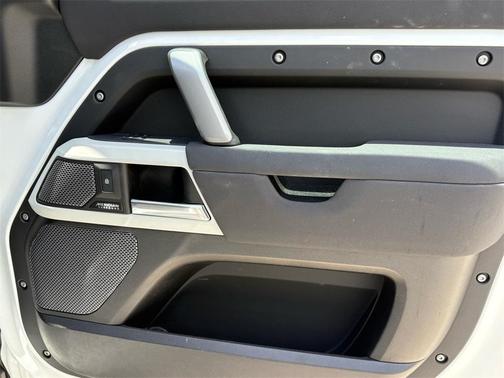 2023 Land Rover Defender 110 X-Dynamic SE