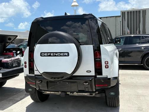 2023 Land Rover Defender 110 X-Dynamic SE