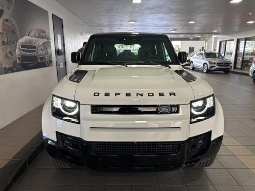 2023 Land Rover Defender 110 X-Dynamic SE