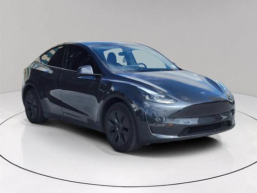 2025 Tesla Model Y Long Range